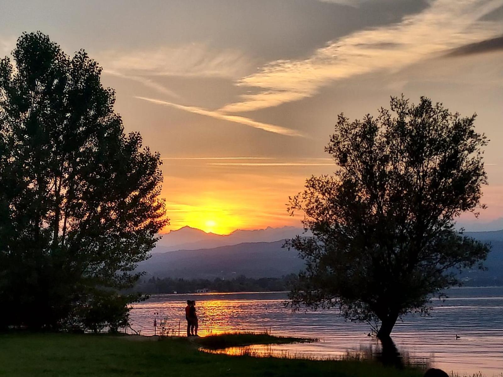 Appartamento Sul Lago Maggiore 卡斯特尔图-苏帕提茨诺 外观 照片